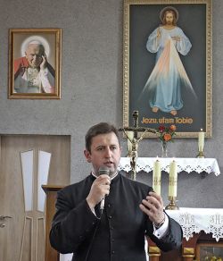 Кс. Яўген упэўнены, што прыклад св. Яна Паўла ІІ праводзіць парафіян да святасці Кс. Яўген упэўнены, што прыклад св. Яна Паўла ІІ праводзіць парафіян да святасці