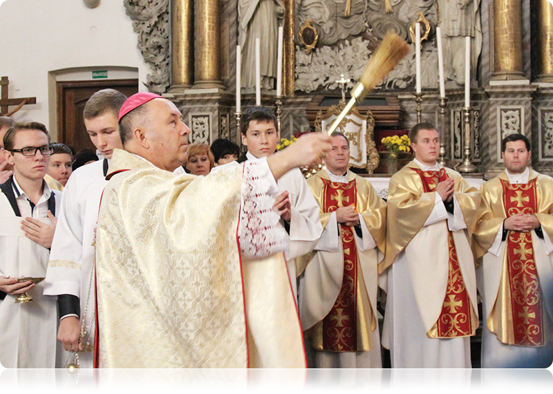 Падчас урачыстага асвячэння алтара Святой Тройцы