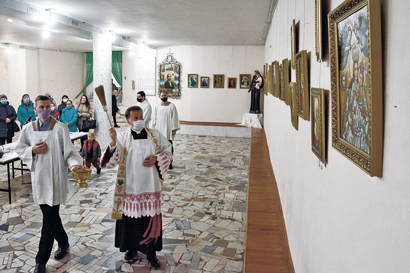 Wystawa artystki w kościele św. Szymona i św. Heleny w Mińsku