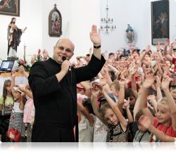 Дзяцей важна з самых ранніх гадоў прывучаць да шчырай пабожнасці Дзяцей важна з самых ранніх гадоў прывучаць да шчырай пабожнасці