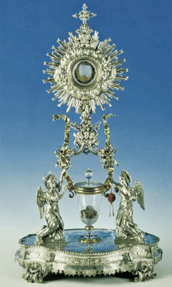 Срэбны рэлікварый з Ланчана, які змяшчае перамененыя Цела і Кроў Хрыста Срэбны рэлікварый з Ланчана, які змяшчае перамененыя Цела і Кроў Хрыста