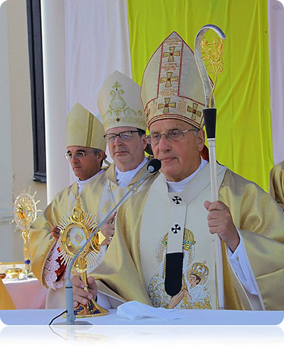 Sumie odpustowej z udziałem abpa Claudio Gugerotti i bpa Valerio Ladery przewodniczył abp Tadeusz Kondrusiewicz