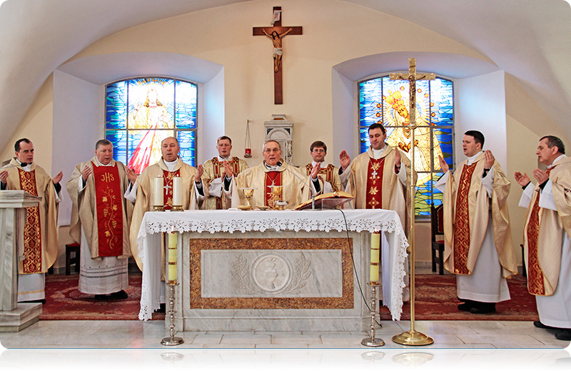 Uroczystej Mszy św. z okazji 25-lecia Wyższego Seminarium Duchownego w Grodnie przewodniczył ks. abp Tadeusz Kondrusiewicz