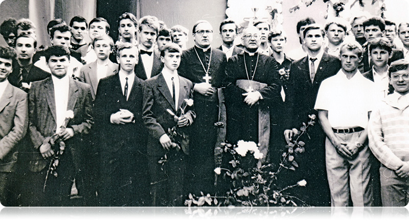 Падчас урачыстага адкрыцця Вышэйшай духоўнай семінарыі ў Гродне, 1 верасня 1990 г.