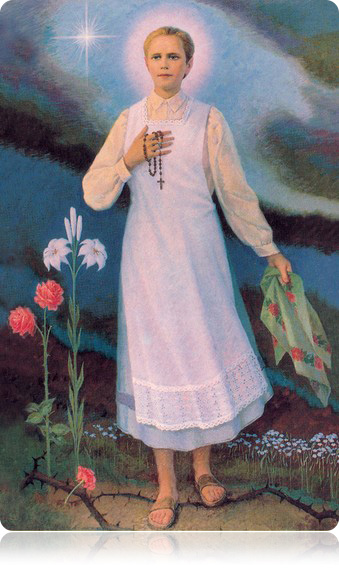W ikonografi i bł. Karolina Kózkówna przedstawiana jest z palmą męczeństwa i różańcem.