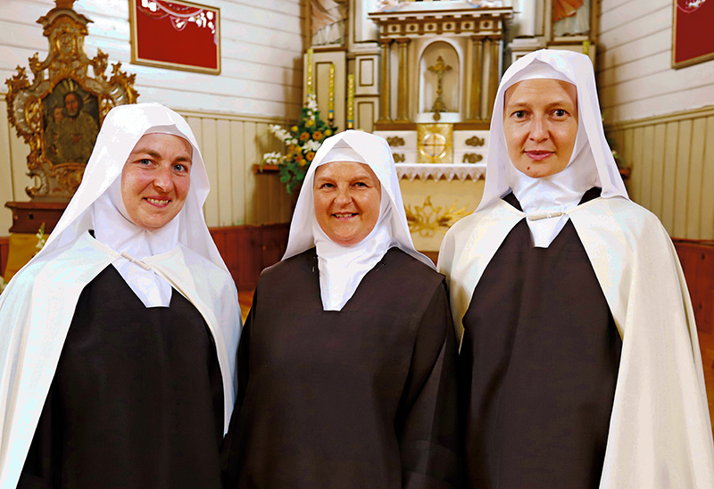 Siostra Magdalina Kułaj pierwsza z lewej strony