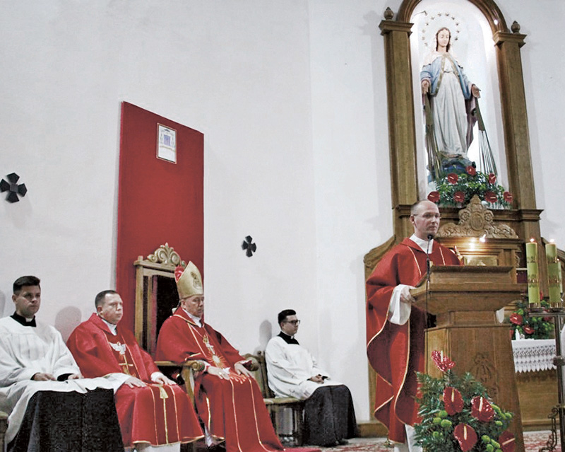 Sakrament bierzmowania w grodzieńskiej parafii pw. Niepokalanego Poczęcia Najświętszej Maryi Panny, 2020 rok