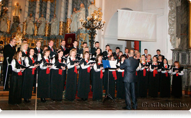 Chór „Cantate Domino” podczas występu w katedrze grodzieńskiej
