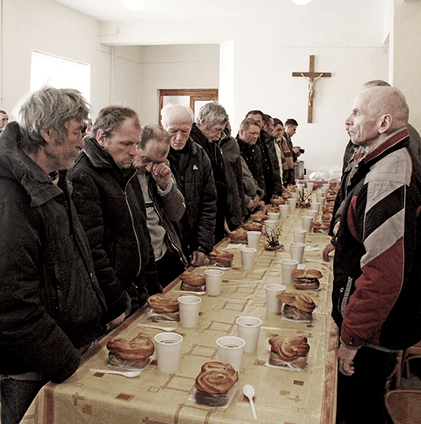  Siostry nazaretanki w Grodnie codziennie przygotowują obiady dla biednych, na Wielkanoc
i Boże Narodzenie organizują dla nich świąteczny stół